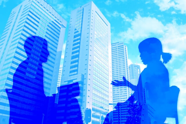社員と会話