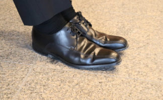 就活で履く靴下は何色にするべき？失敗しないためのポイントを紹介