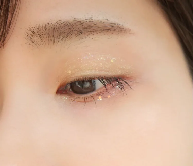 【女子就活生へアンケートを実施】就活写真のアイメイクは何色を使う？4