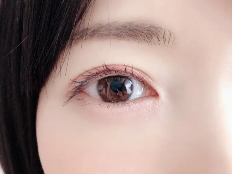 【女子就活生へアンケートを実施】就活写真のアイメイクは何色を使う？1