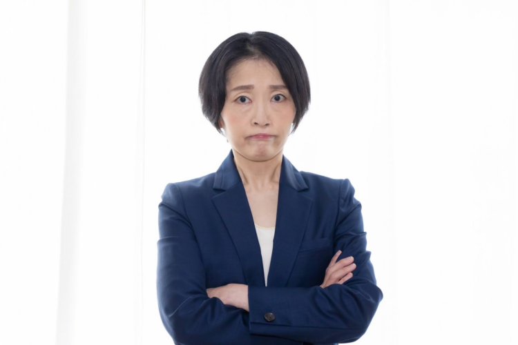 (40)女子就活生のスーツはパンツ？スカート？就活スーツに必要なアイテム3