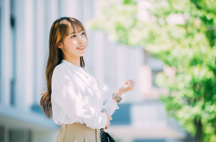 (41)就活で「ブラウス」ってあり？選び方や好印象シャツを紹介7